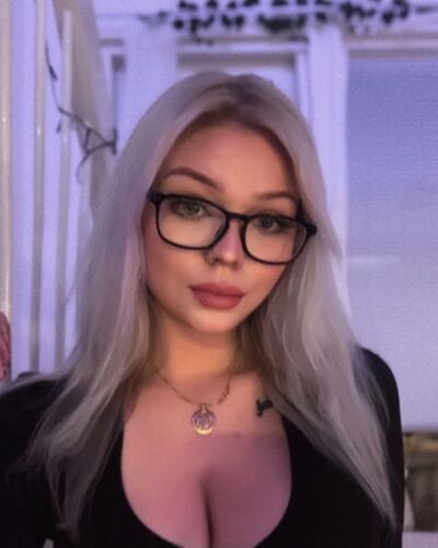 Katso Angelaurorapurr  OnlyFans-valokuva tai profiilikuva