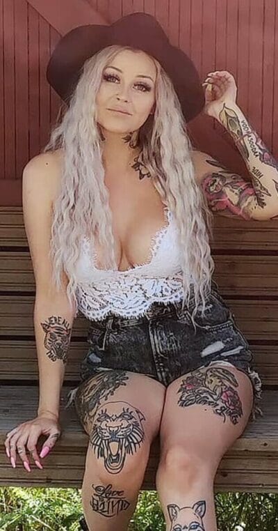 Katso Jennikajasmine  OnlyFans-valokuva tai profiilikuva