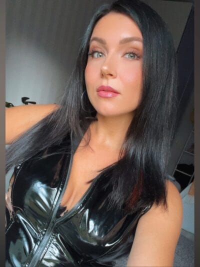 Katso Aliisa  OnlyFans-valokuva tai profiilikuva