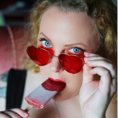 Katso Roosa  OnlyFans-valokuva tai profiilikuva